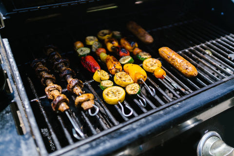 Fire Up Flavor: Selecting the Right Grill for Delicious Backyard BBQs